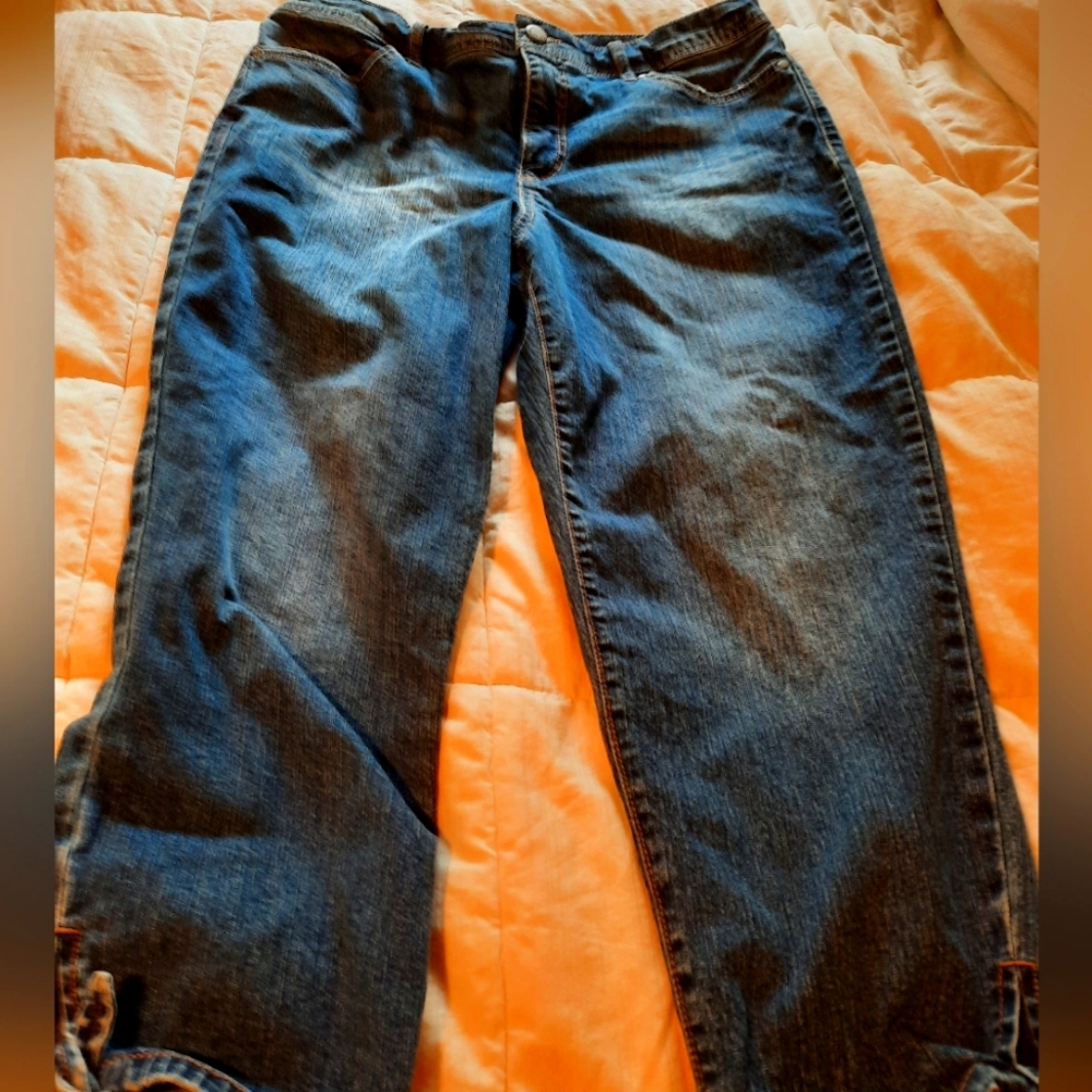 Bandolino Denim Capri size 12